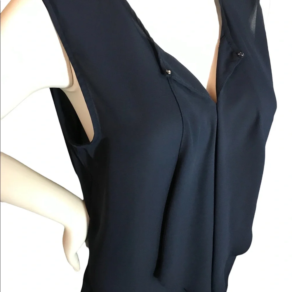 NWT VAN HEUSEN Navy Blue Sleeveless Blouse SIZE L - Picture 3 of 6